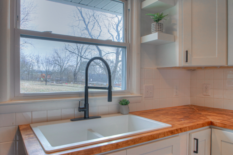 131 Mcbratney Dr - Photo 5 of 18