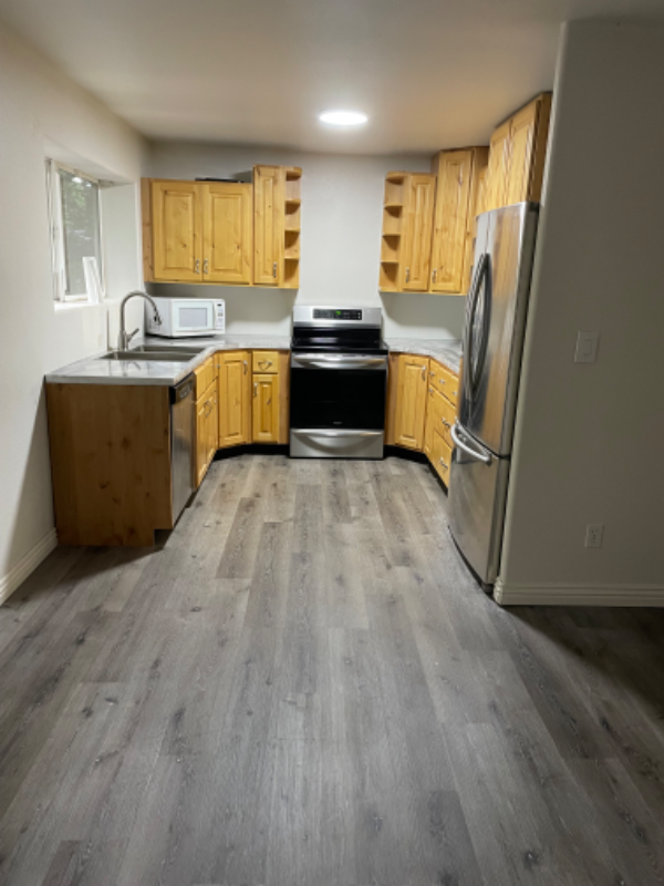 750 Se - Photo 2 of 13