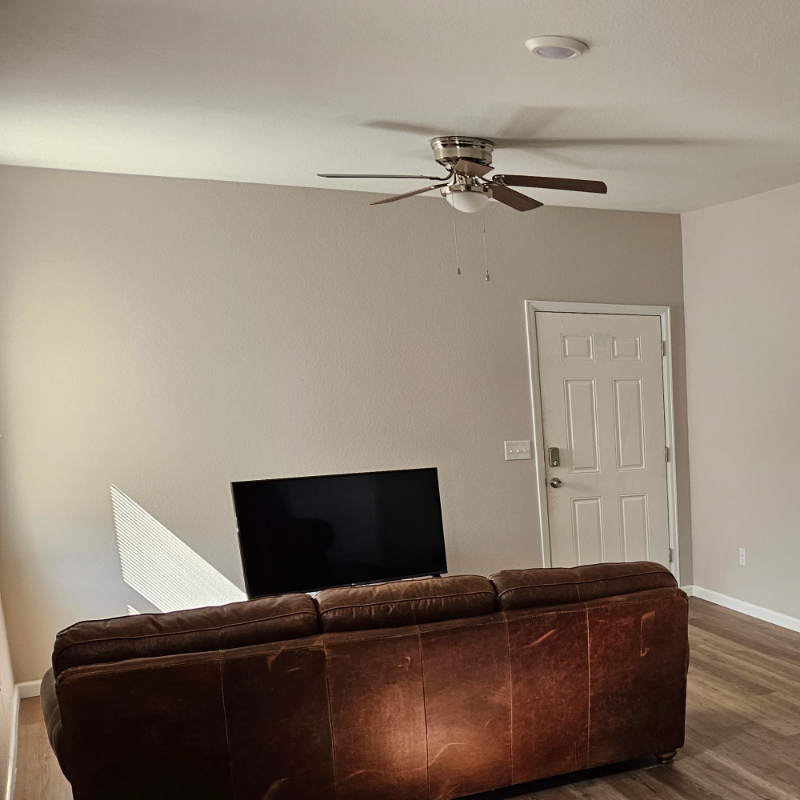 817 E B St #B - Photo 4 of 12