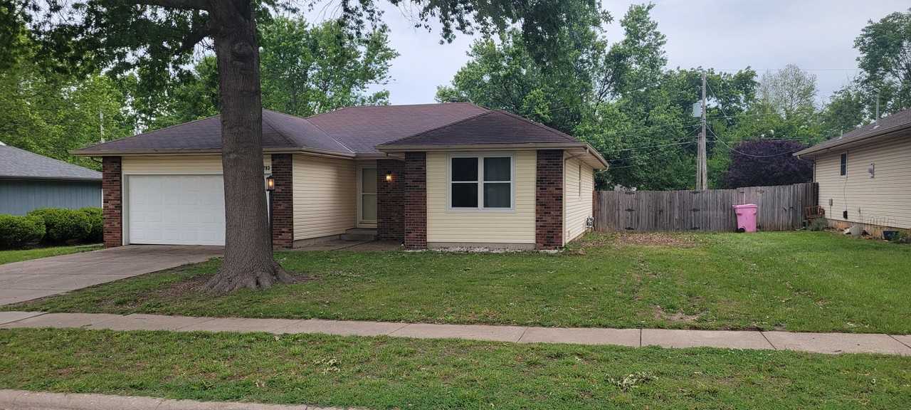 2793 W Katella Ln - Photo 2 of 32