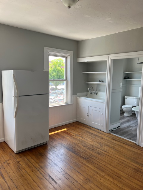 241 Wickenden St #3R - Photo 3 of 10