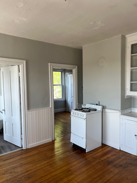 241 Wickenden St #3R - Photo 6 of 10