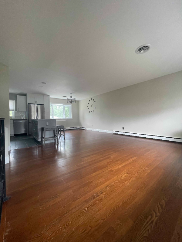 1132 Bardell Dr - Photo 5 of 14