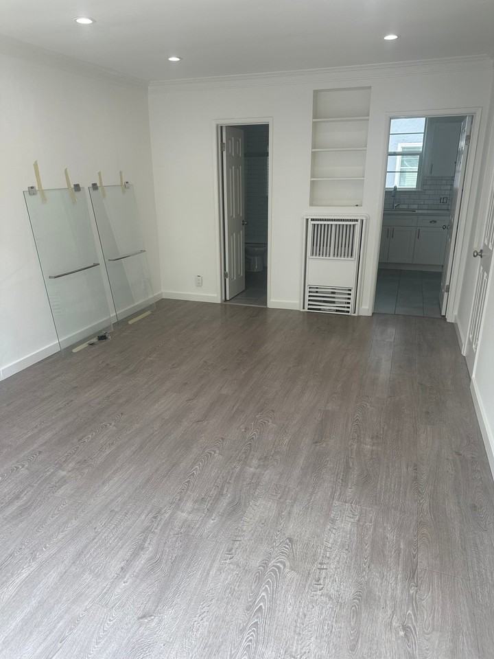 7735 Hollywood Blvd #4 - Photo 2 of 10