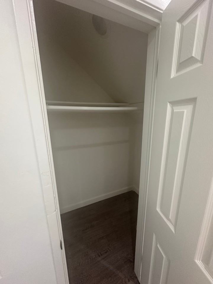 7735 Hollywood Blvd #4 - Photo 6 of 10