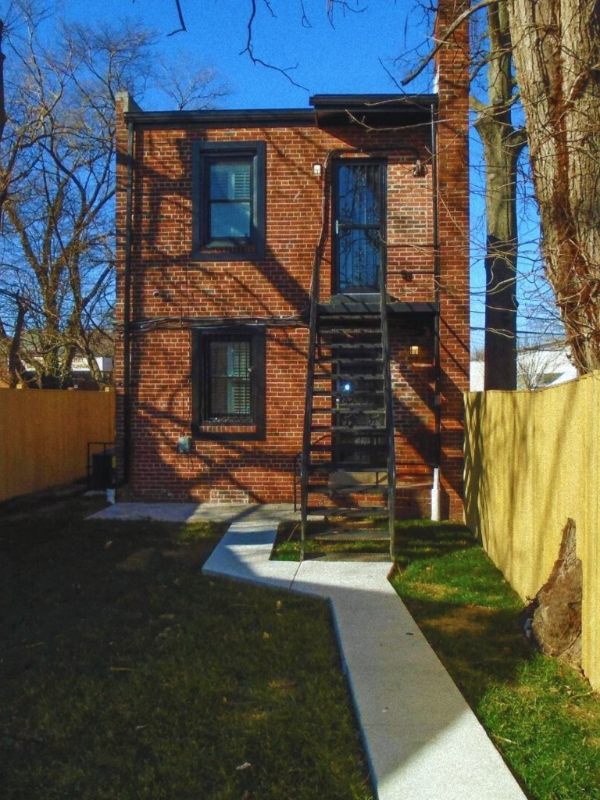 1009 46th St Ne #1 - Photo 2 of 20