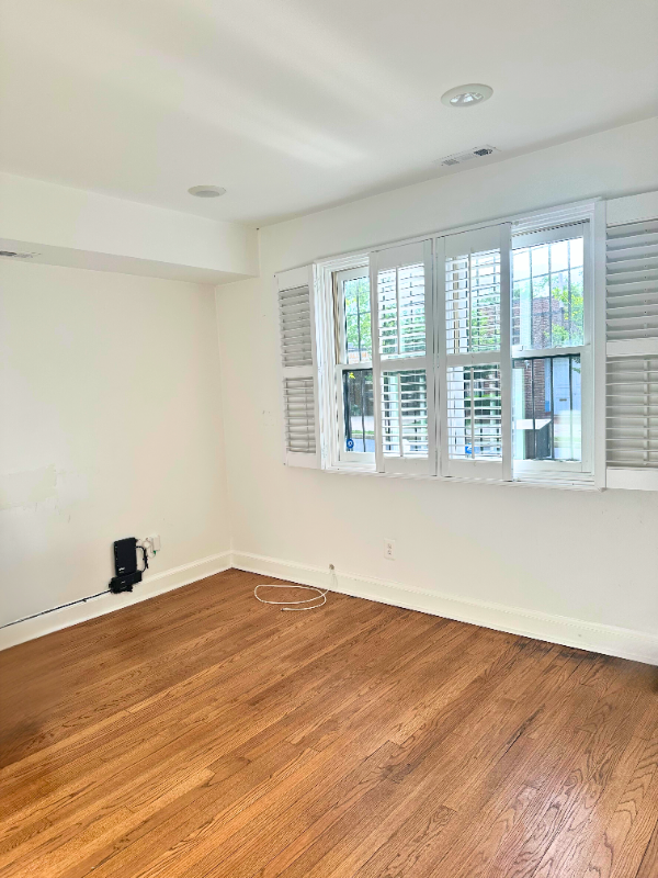 1009 46th St Ne #1 - Photo 3 of 20