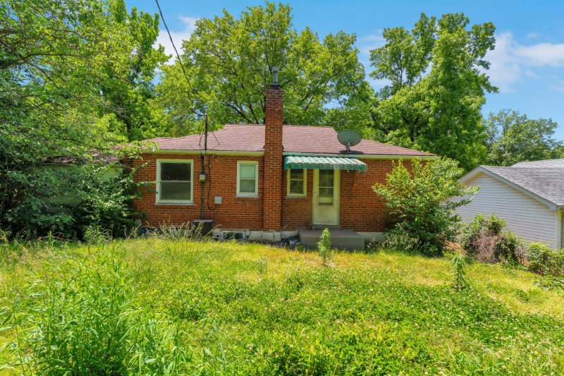 8135 Bloom Dr - Photo 5 of 20