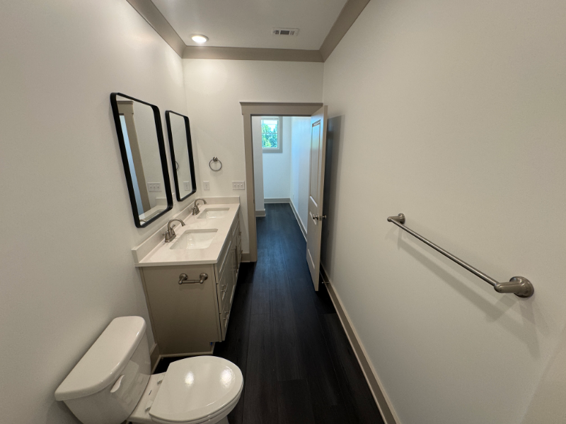 901 27th St - Photo 5 of 20