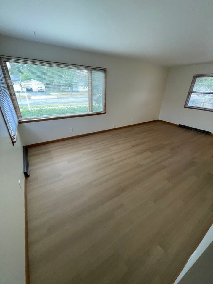 2933 Leslie Ln - Photo 2 of 20