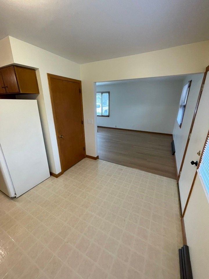 2933 Leslie Ln - Photo 6 of 20