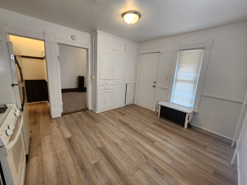 1575 Coit Ave Ne #4 - Photo 4 of 8