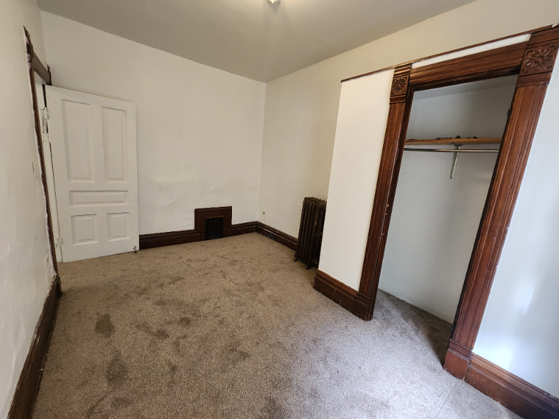 1575 Coit Ave Ne #4 - Photo 6 of 8