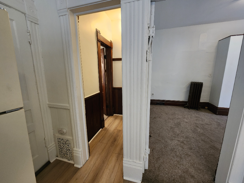 1575 Coit Ave Ne #4 - Photo 7 of 8