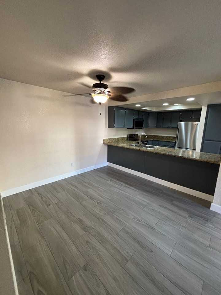 1727 Melrose Ave #35 - Photo 2 of 13