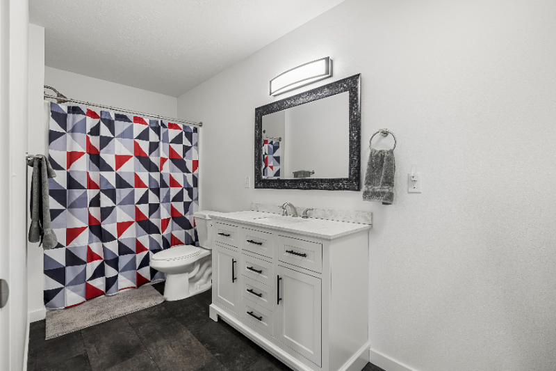 140 Railroad Ave #4 - Photo 4 of 20