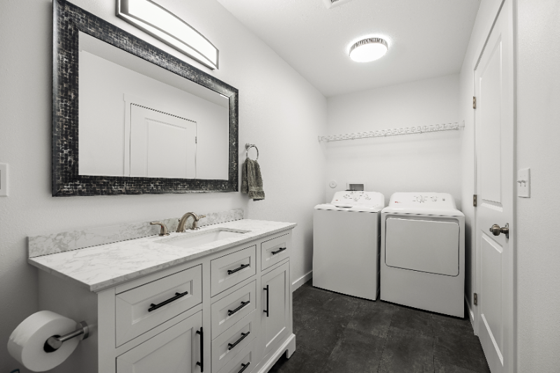 140 Railroad Ave #4 - Photo 5 of 20