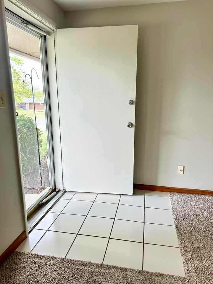 7075 Bartlett Rd - Photo 7 of 35