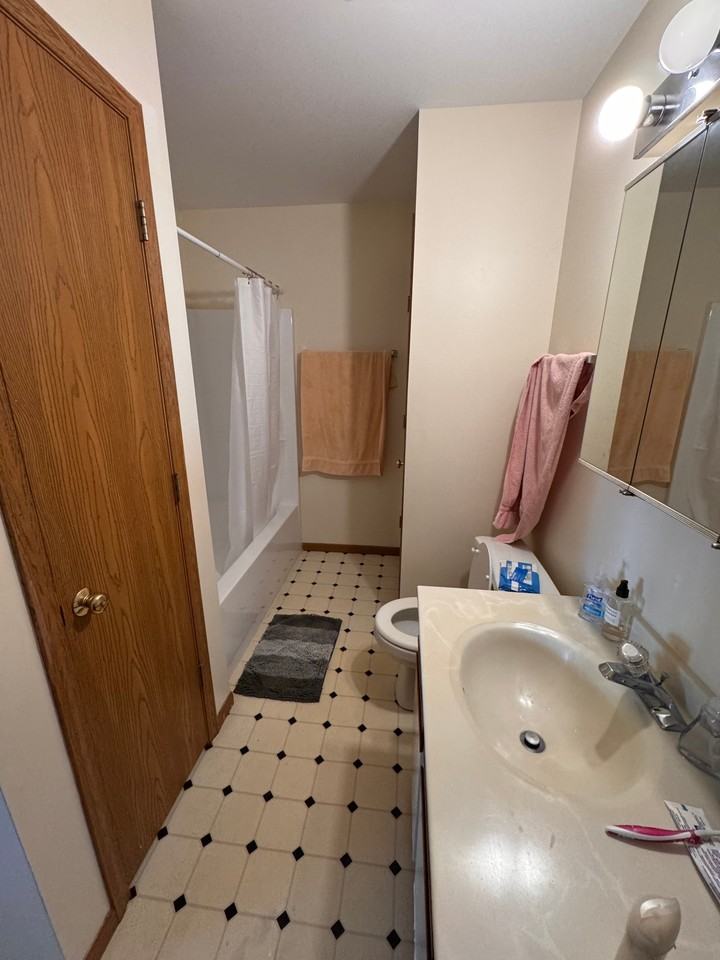 1341 Cunat Ct #1C - Photo 4 of 9