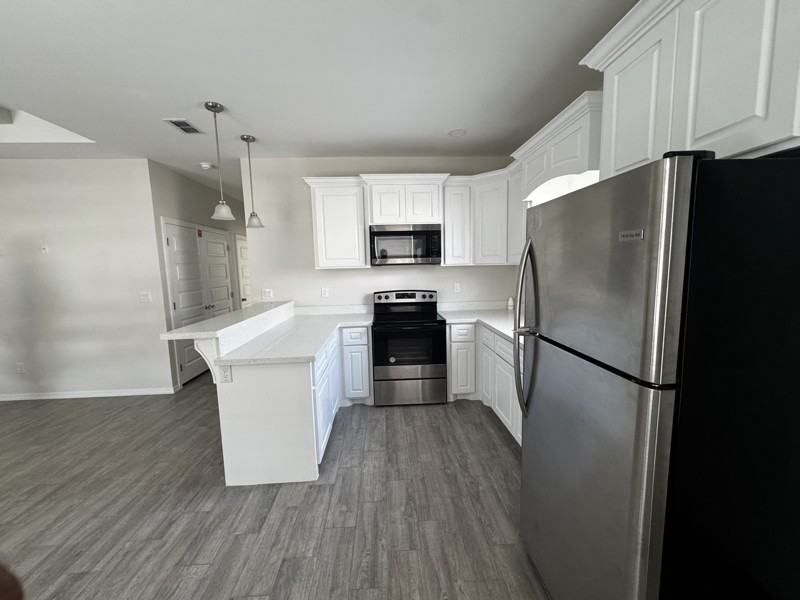 1618 Playa Dr - Photo 3 of 13