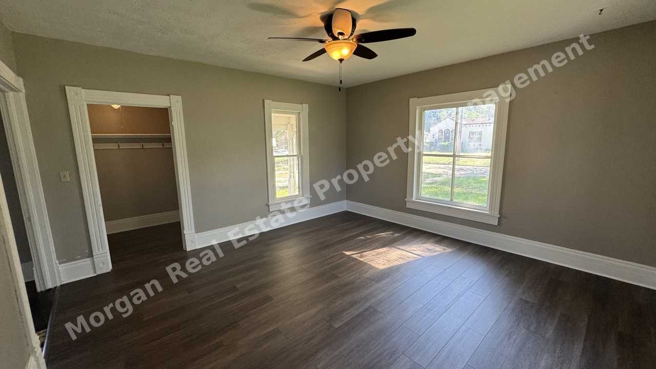 1318 W 4th St - Photo 4 of 12