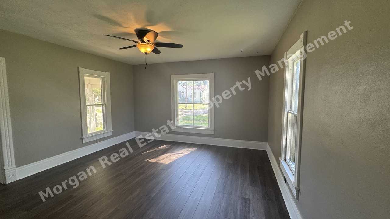 1318 W 4th St - Photo 5 of 12