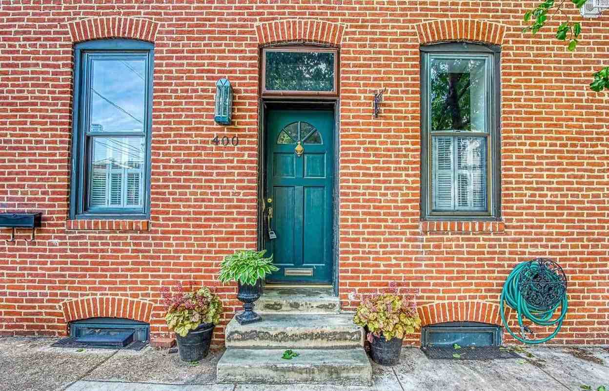 400 E Cross St #2