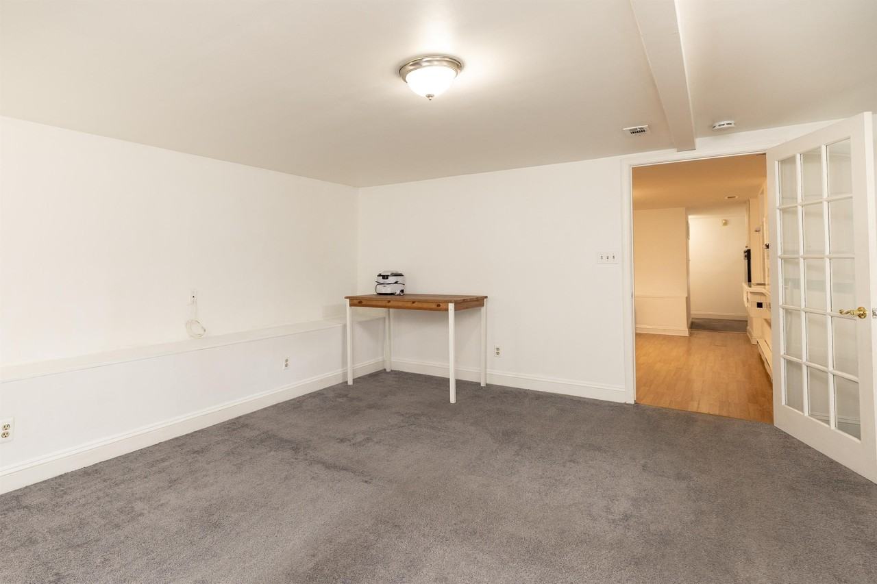 400 E Cross St #2 - Photo 3 of 14