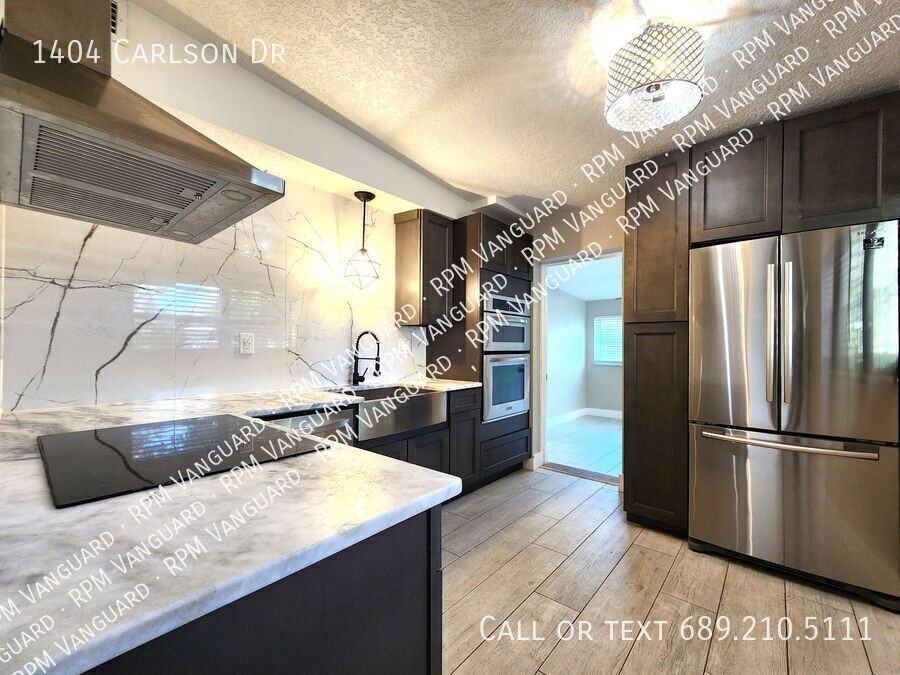 1404 Carlson Dr - Photo 2 of 17