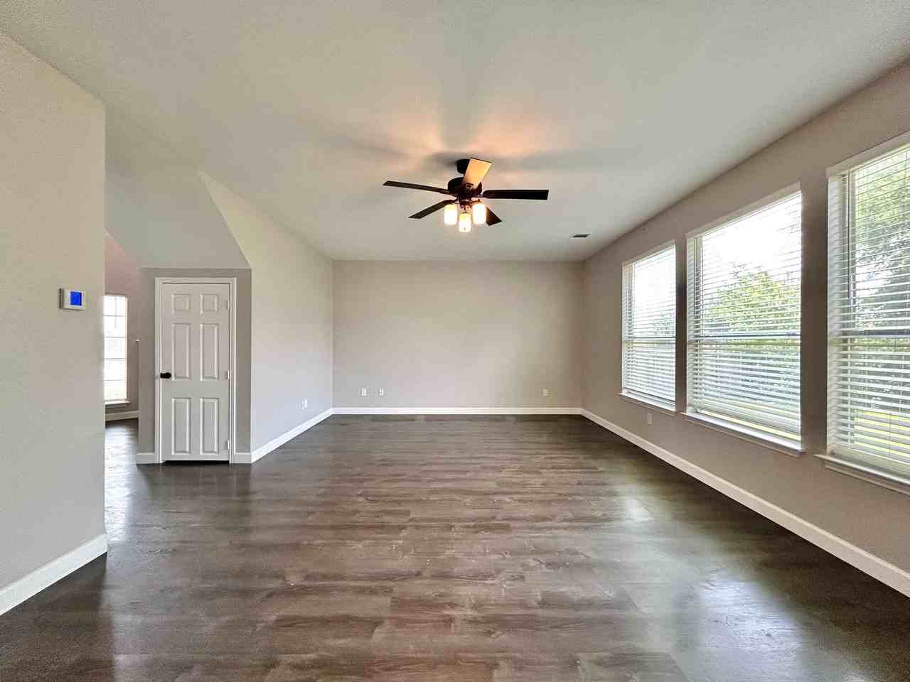 17300 Bishopsgate Dr - Photo 4 of 34