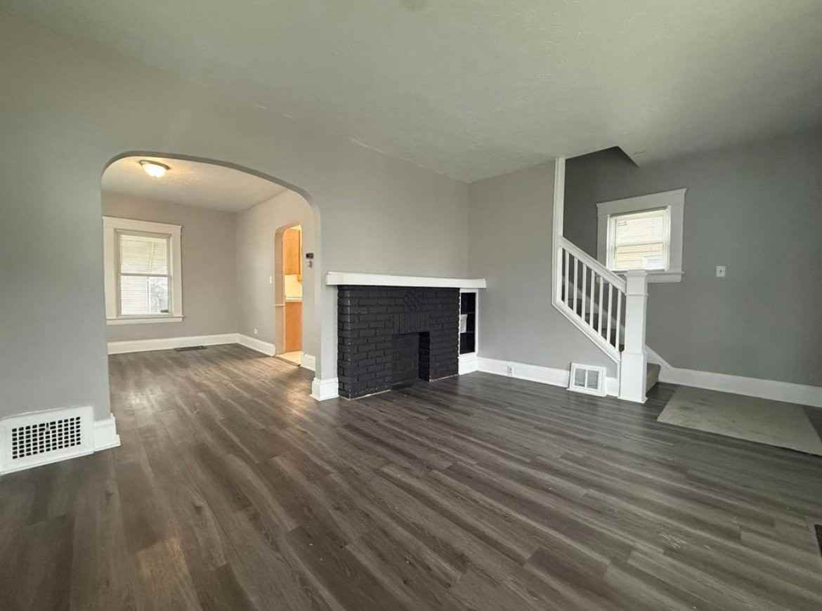 3058 W 116th St - Photo 3 of 9