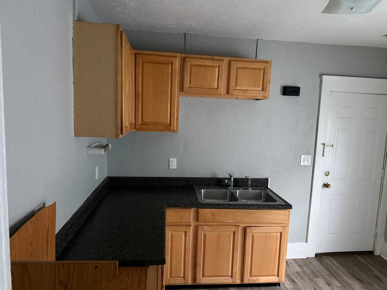 516 Washington Ave #516A - Photo 3 of 20