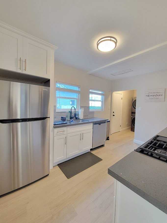 720 Cota Ave - Photo 7 of 13