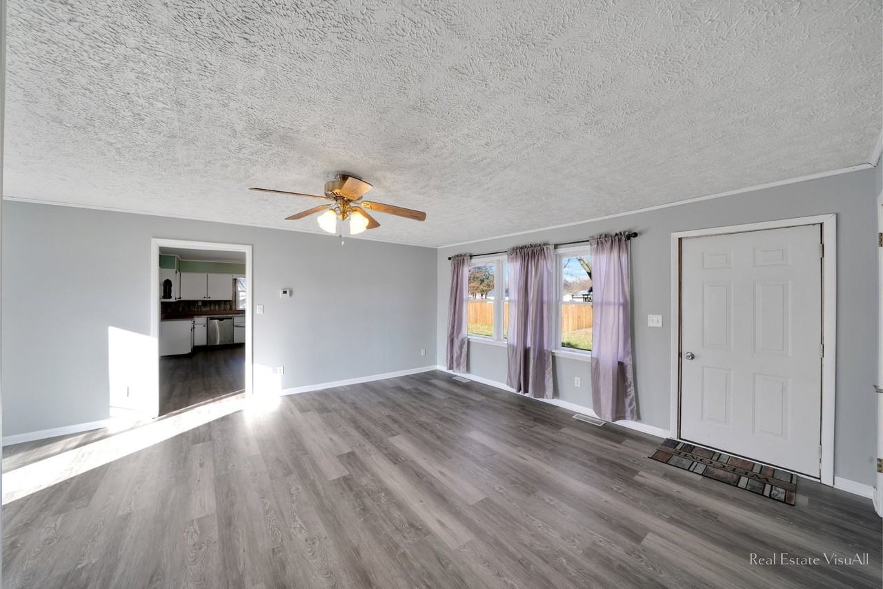 303 S East St - Photo 4 of 19