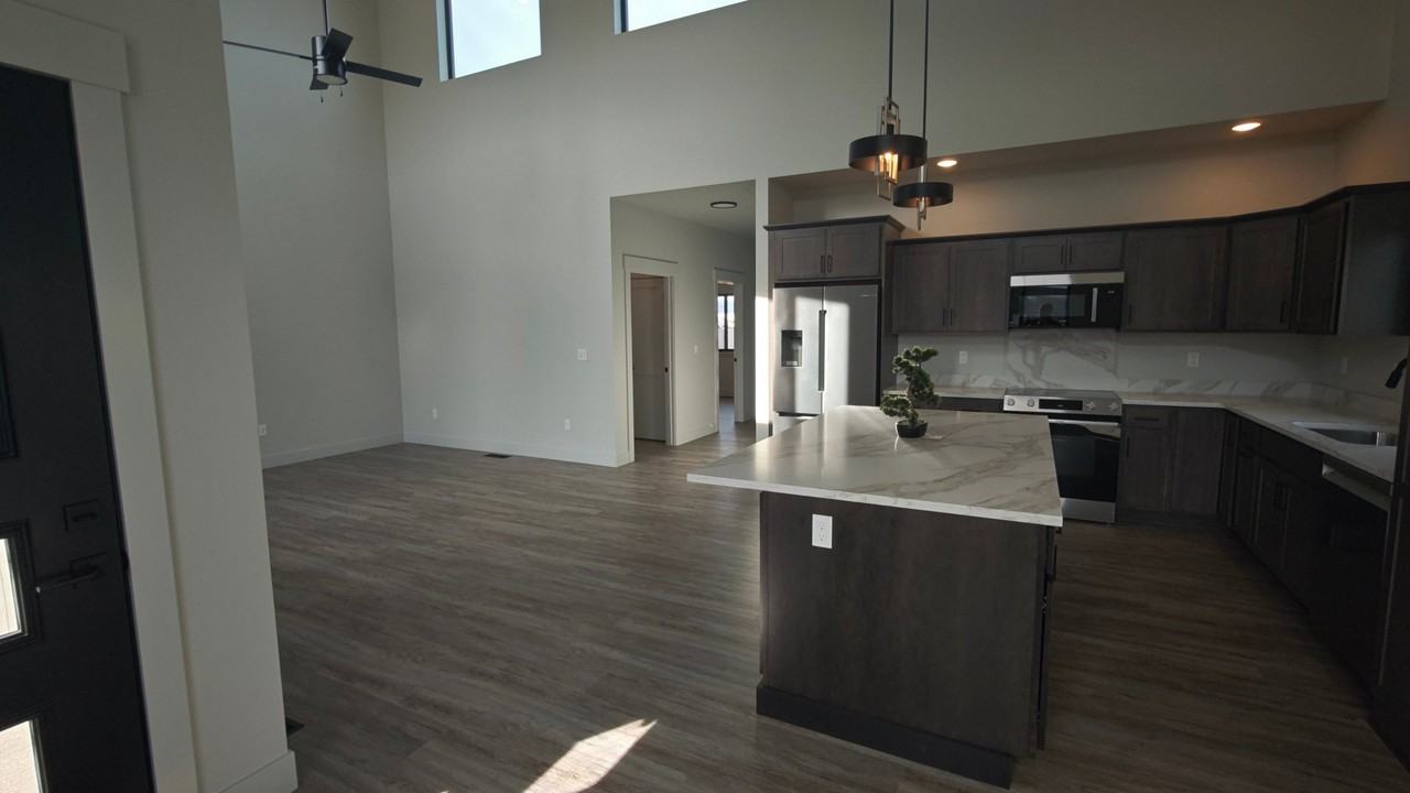 3419 Baneberry Ln - Photo 3 of 21