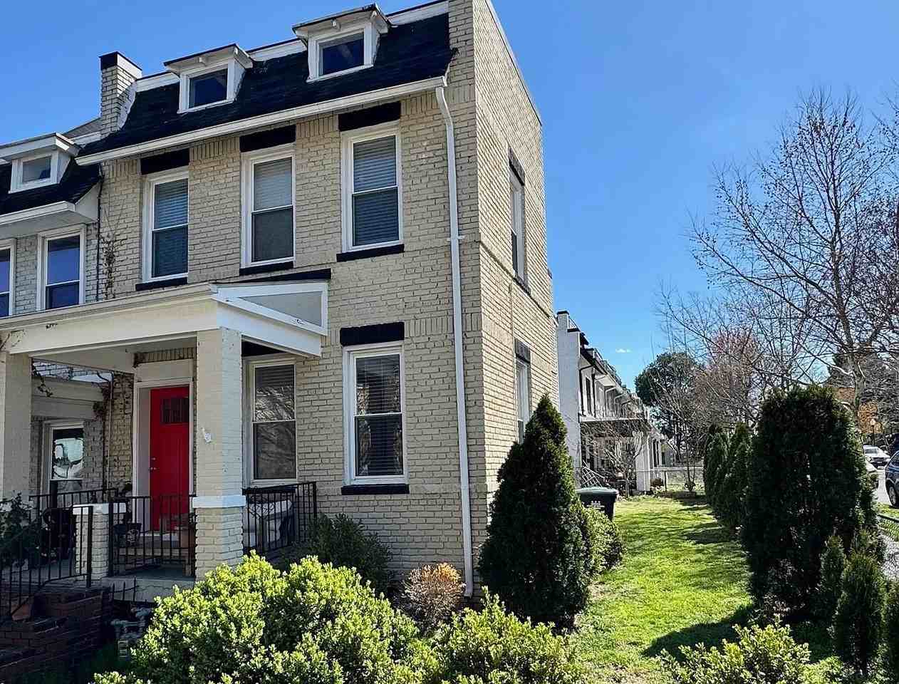 301 V St Ne