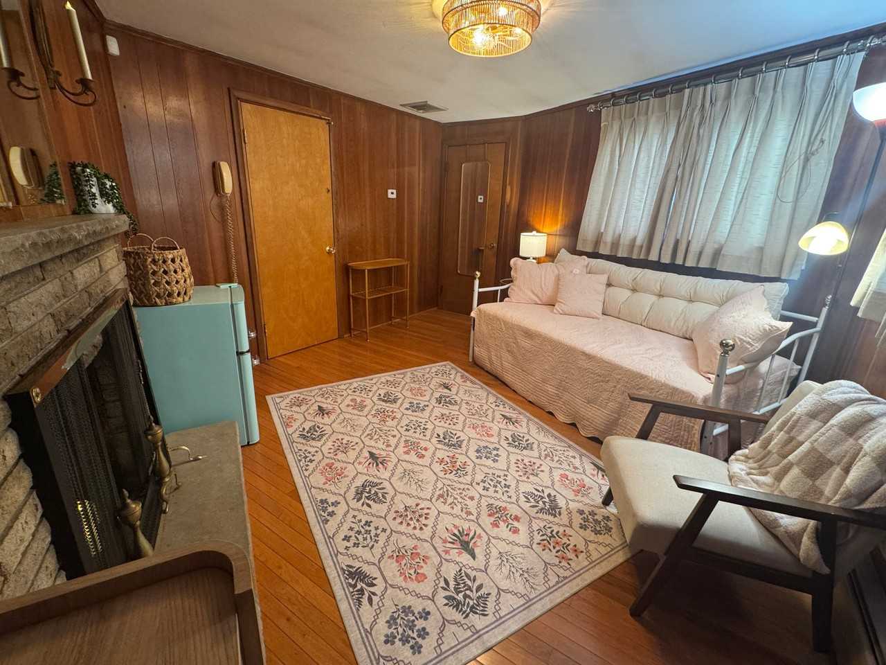 18 Laurelhurst Rd - Photo 4 of 11