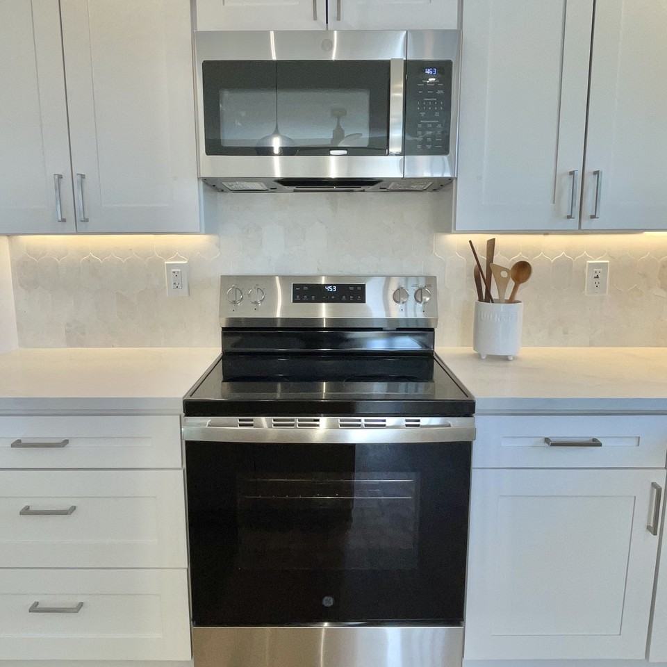 385 Theresa Way - Photo 4 of 18