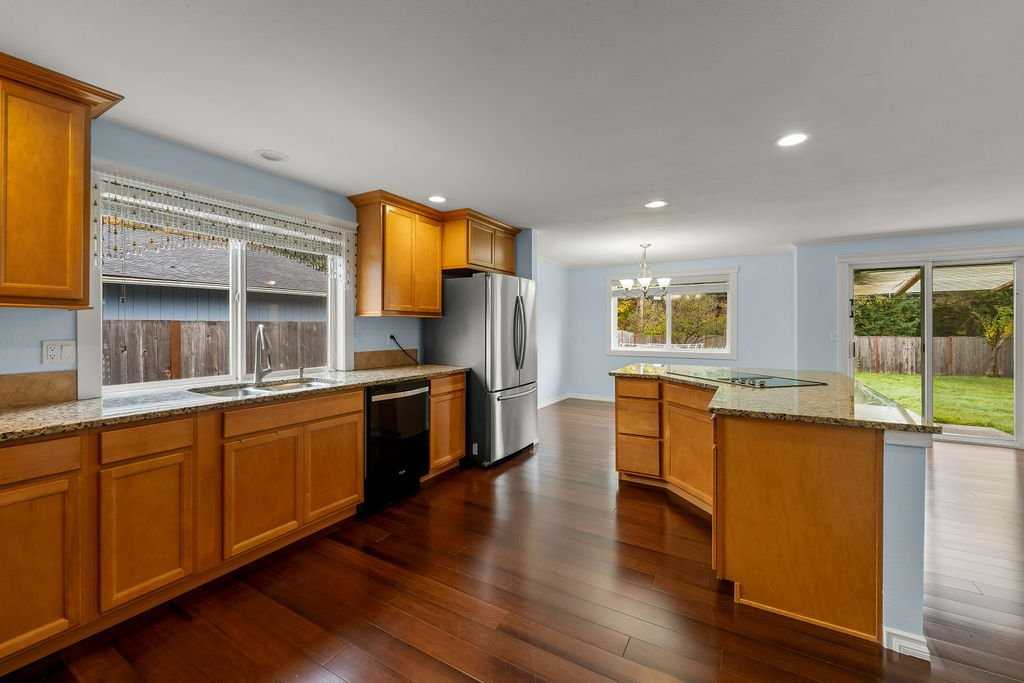 16303 121st Ave E - Photo 6 of 20