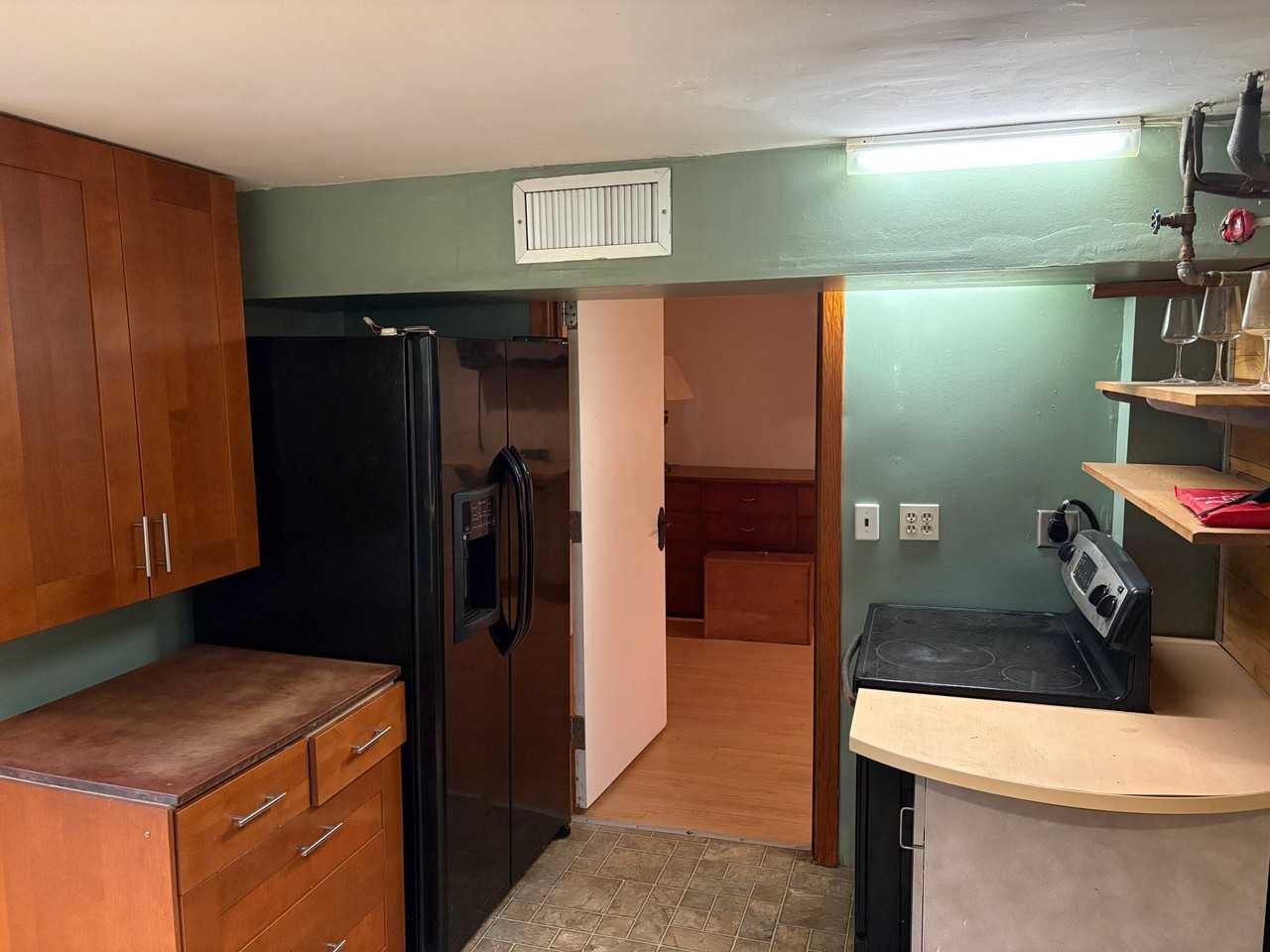 2321 E 62nd St - Photo 5 of 20