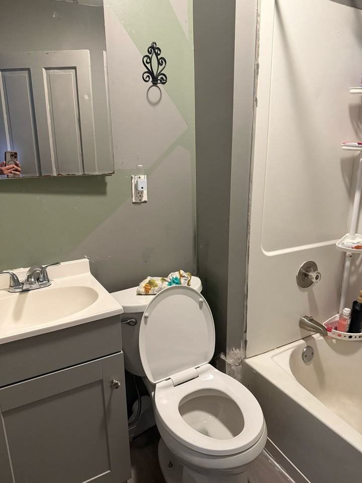 518 E 10th St #2ndFL - Photo 5 of 15
