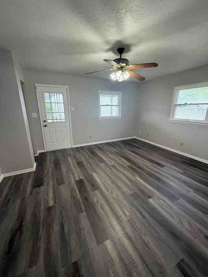 27190 Zeman Ave - Photo 6 of 21