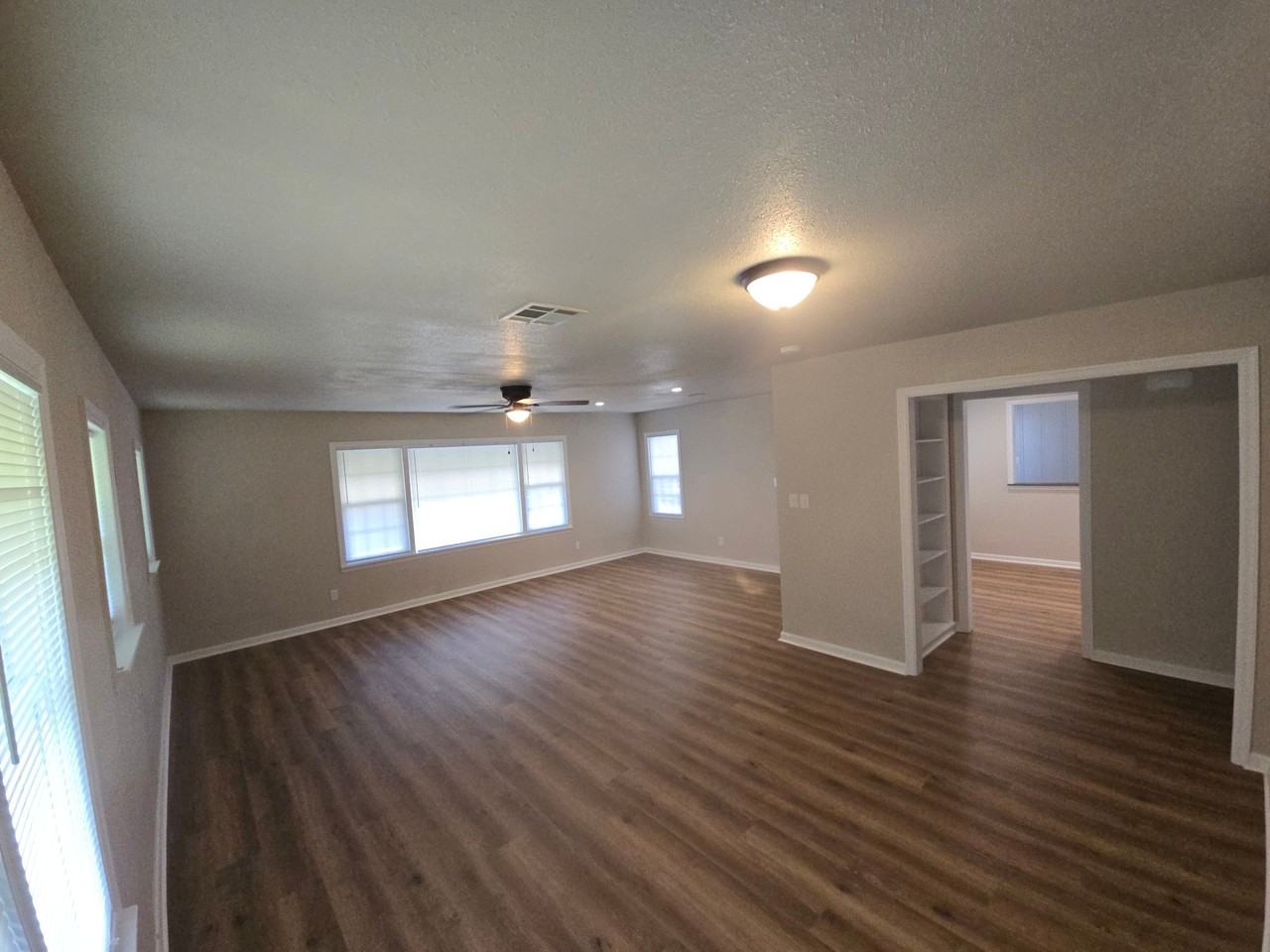 820 Jefferson St - Photo 7 of 18