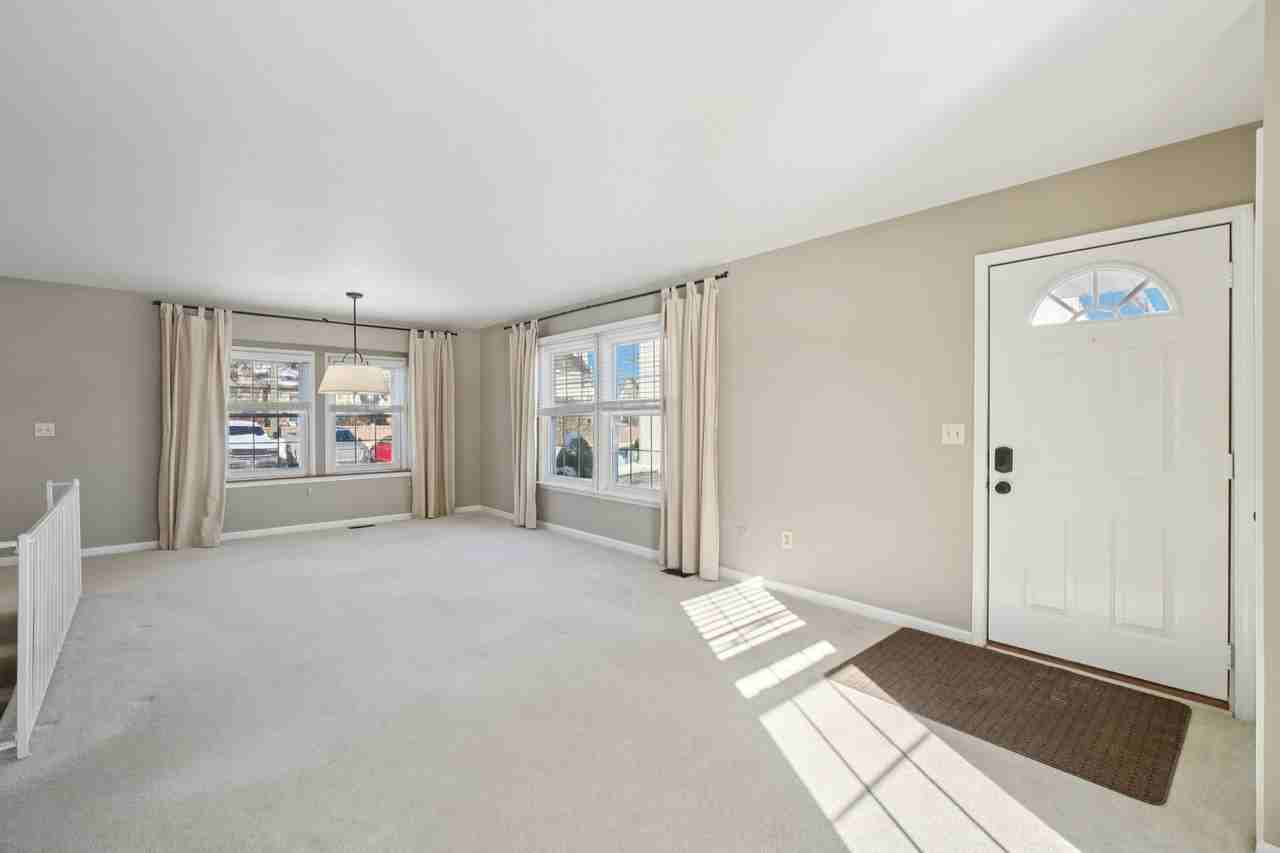 23737 Stonehenge Blvd - Photo 3 of 14