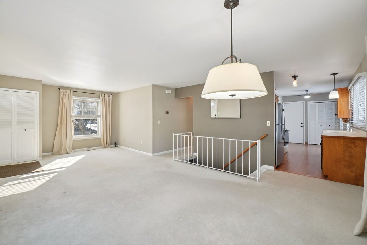 23737 Stonehenge Blvd - Photo 5 of 14