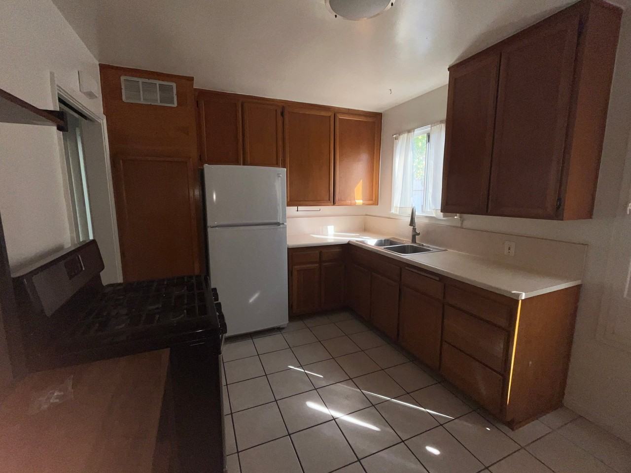 5618A Kinston Ave - Photo 2 of 7