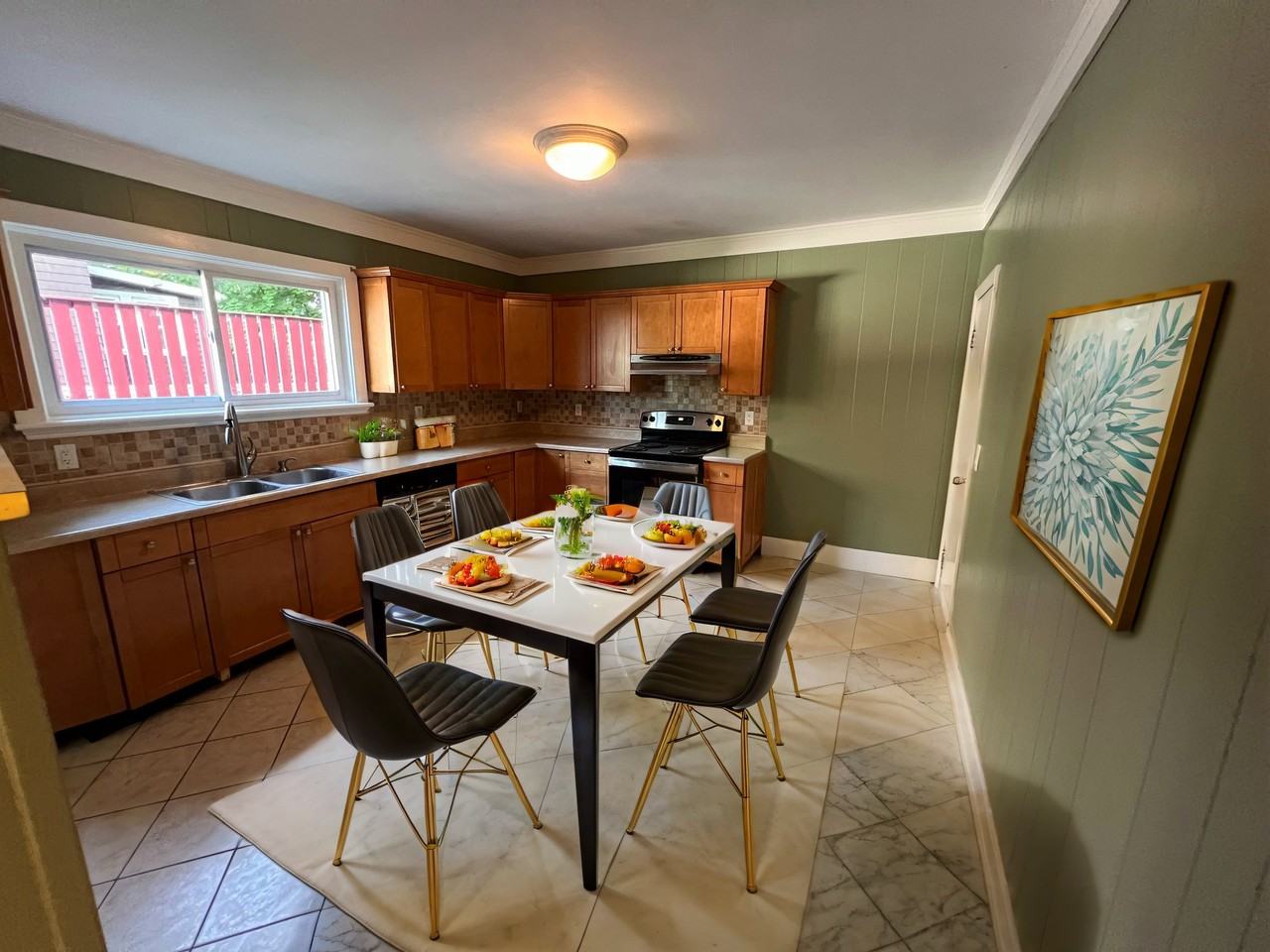 60 Pine St #1 - Photo 4 of 17