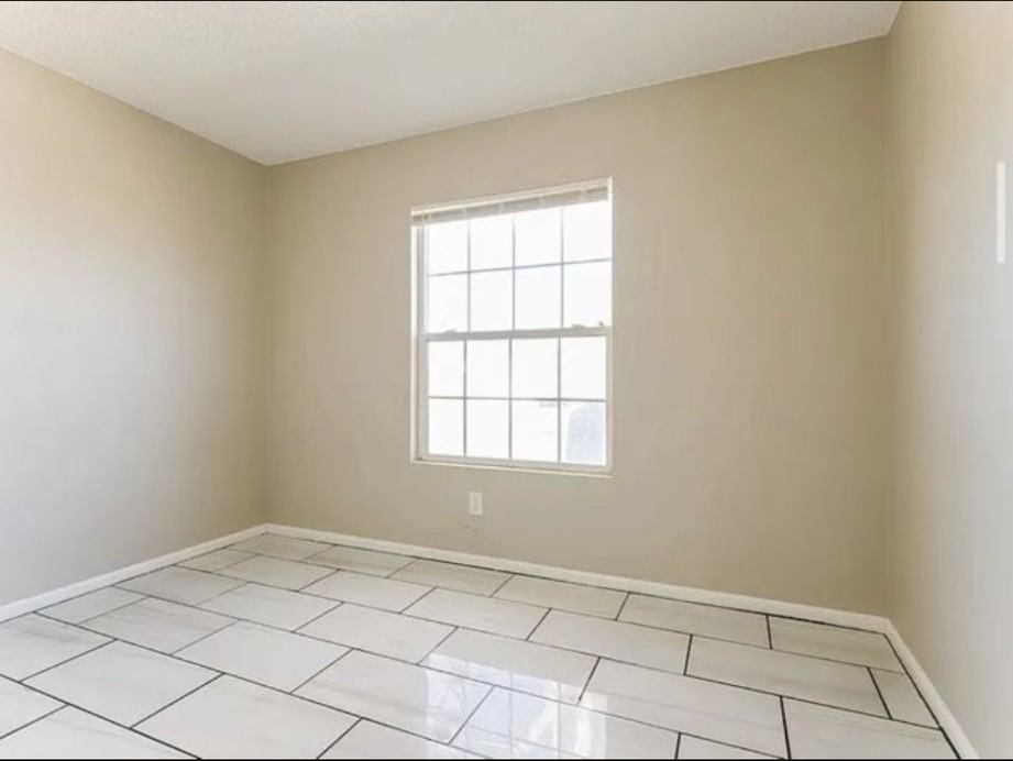 5083 Helena Ct - Photo 7 of 9