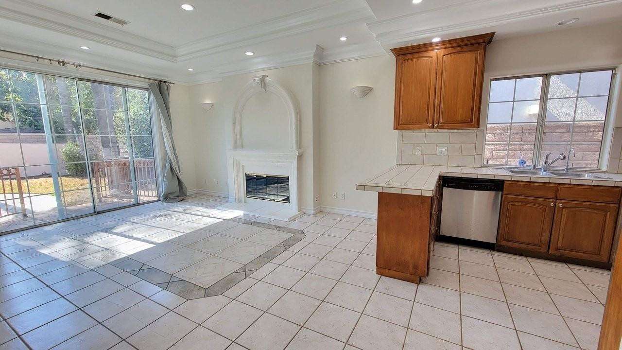 6145 Shadyglade Ave - Photo 7 of 13