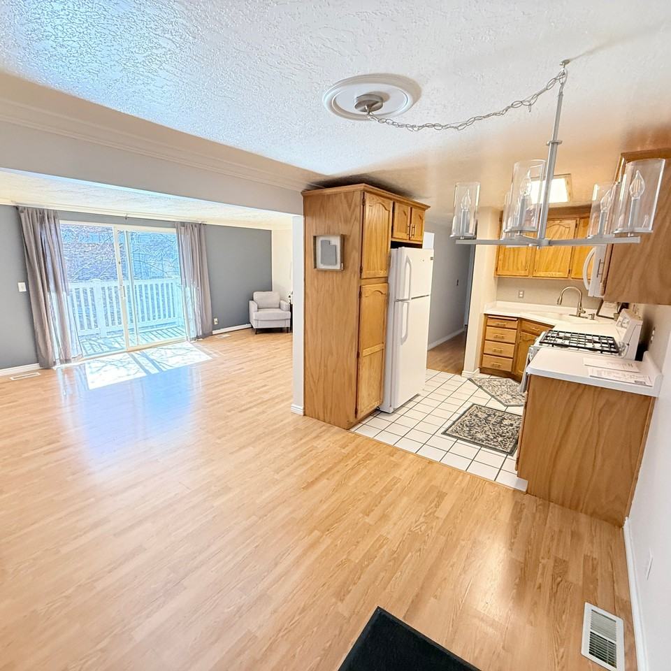 886 E Maple Crest Ct #23